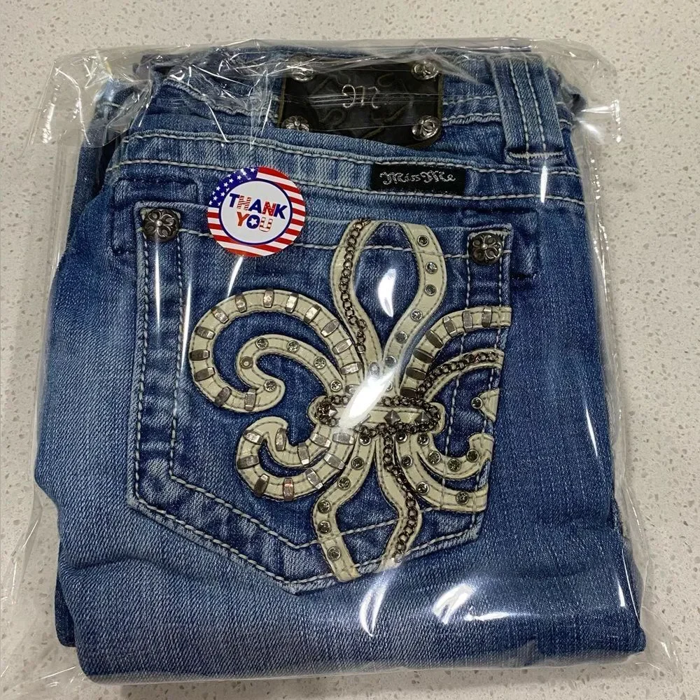Miss Me 28x34 Bootcut Jeans Embellished back pockets Stretch Denim EUC - Picture 9 of 15